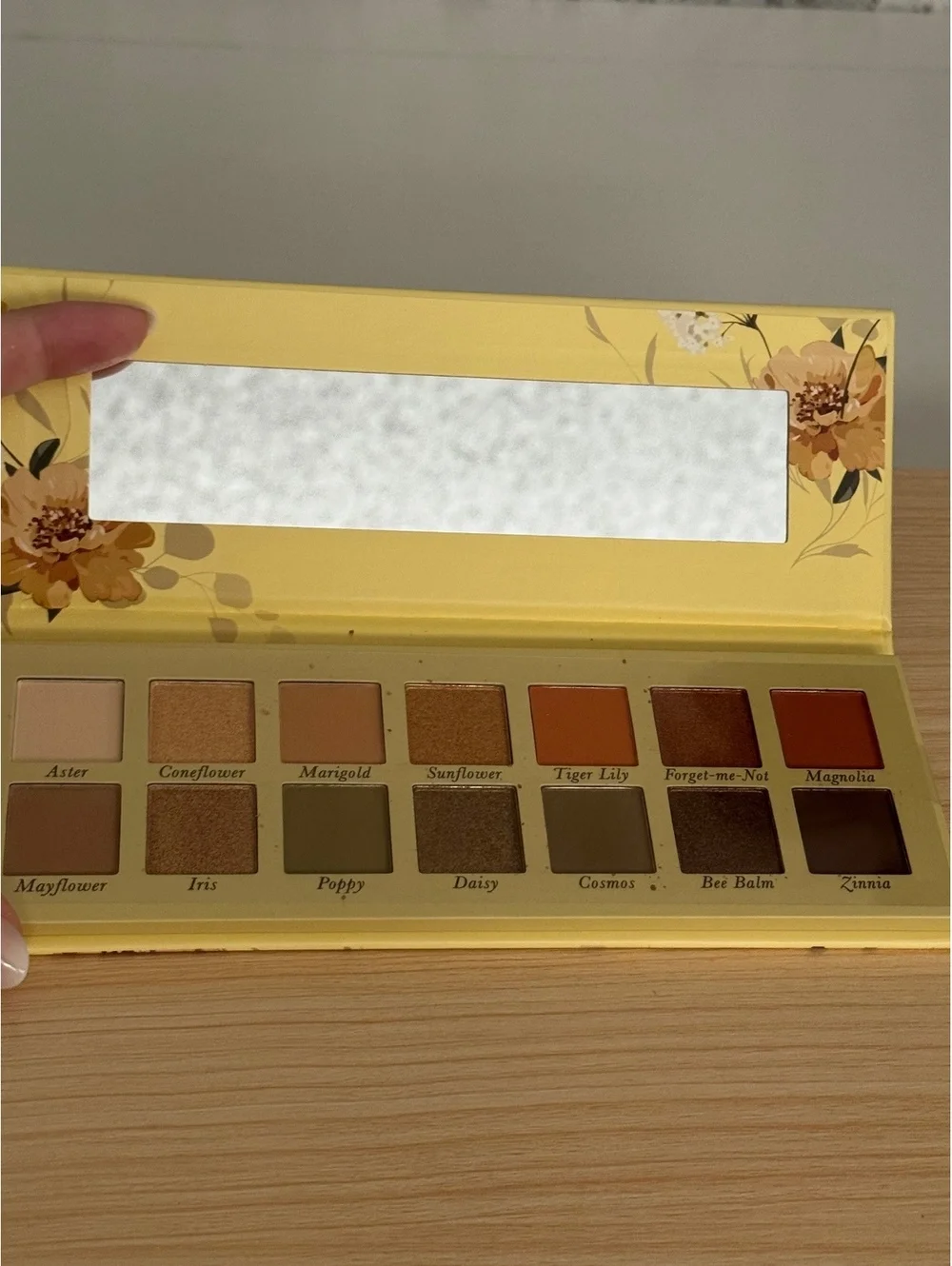 Laura Geller Wildflower Wishes 14 Multi-Finish Eyeshadow Palette